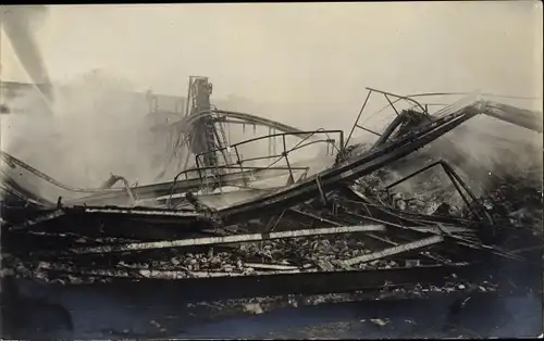 Foto Ak Schleswig an der Schlei, Brand des Proviantamtes, Mai 1918