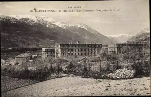Ak Barcelonnette Alpes de Haute Provence, Les Casernes
