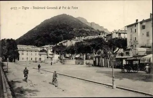 Ak Digne Alpes de Haute Provence, Boulevard Gassendi et Pre de Foire