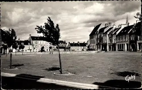 Ak Trévières Calvados, Place de la Halle, Rue Octave Mirbeau