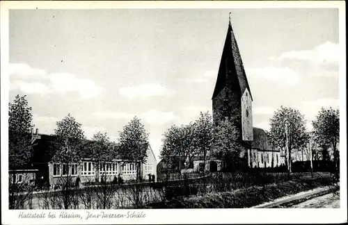 Ak Hattstedt Nordfriesland, Teilansicht der Jens Iwersen Schule mit Kirche