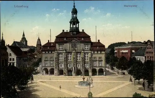 Ak Lüneburg in Niedersachsen, Marktplatz, Brunnen, Rathaus