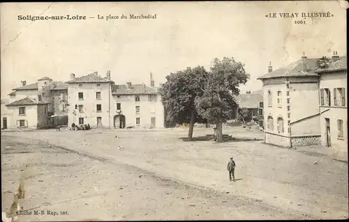 Ak Solignac sur Loire Haute Loire, La place du Marchedial