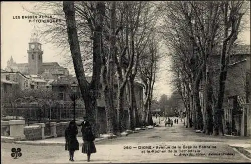 Ak Digne Alpes de Haute Provence, Avenue de la Grande Fontaine et le Rocher de la Cathedrale