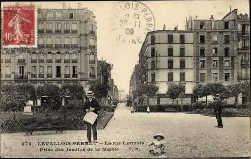Ak Levallois Perret Hauts de Seine, La rue Lannois, Prise des Jardins de la Mairie