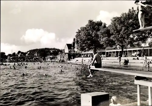 Ak Bad Hönningen am Rhein, Partie im Thermalschwimmbad