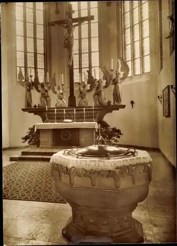 Ak Merkendorf Ansbach in Mittelfranken Bayern, Taufstein und Altar in der Kirche