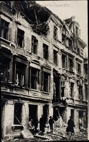 Foto Ak Berlin Mitte, Schützenstraße, zerstörtes Haus, Straßenkämpfe