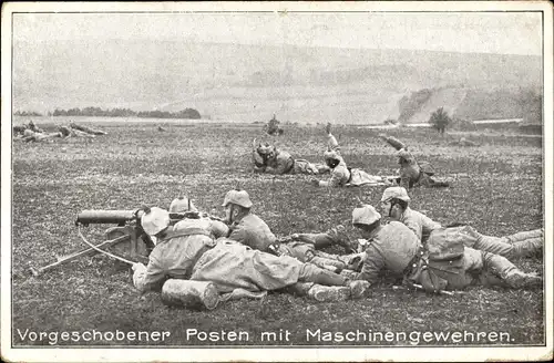 Ak Deutsche Soldaten, Vorgeschobener Posten mit Maschinengewehren, Pickelhauben, I. WK