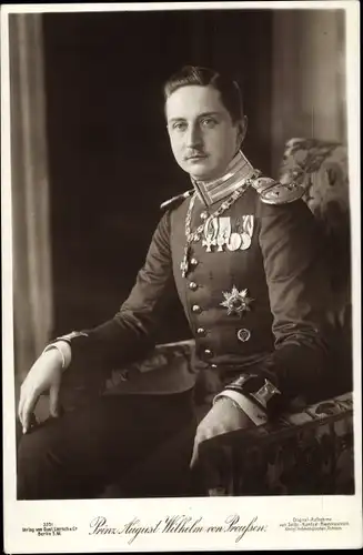 Ak August Wilhelm Prinz von Preußen, Portrait, Uniform, Orden, Liersch 3351