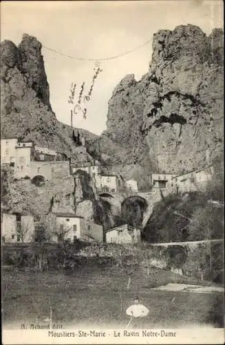 Ak Moustiers Sainte Marie Alpes de Haute Provence, Le Ravin Notre Dame