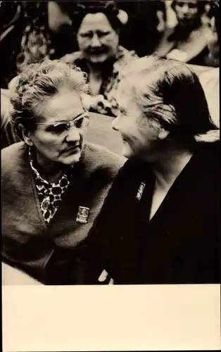 Ak Lotte Ulbricht und Nina Chruschtschowa, Weltkongress der Frauen in Moskau 1963
