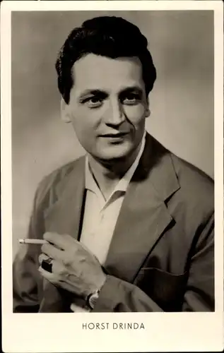 Ak Schauspieler Horst Drinda, Portrait, Zigarette