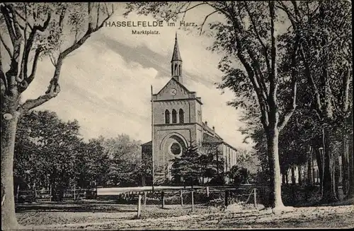 Ak Hasselfelde Oberharz am Brocken, Marktplatz, Kirche