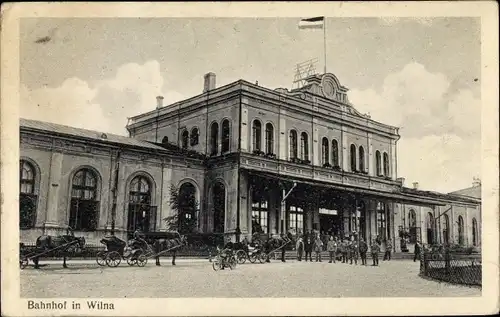 Ak Vilnius Wilna Litauen, Bahnhof, Kutschen