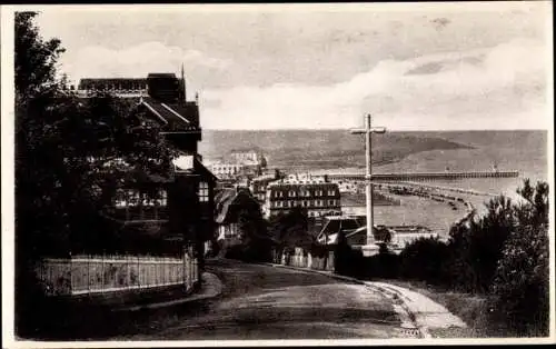 Ak Trouville Calvados, Reine des Plages, Panorama du Calvaire vers la Plage