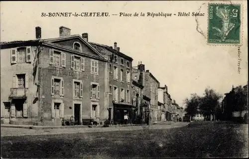 Ak Saint Bonnet le Château Loire, Place de la Republique, Hotel Senac
