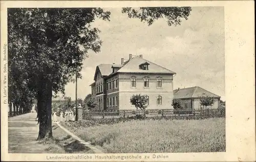 Ak Dahlen in Sachsen, Bahnhofstraße, Landwirtschaftliche Haushaltungsschule