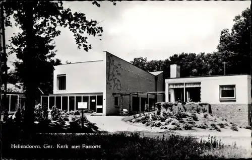 Ak Hellendoorn Overijssel, Ger. Kerk met Pastorie