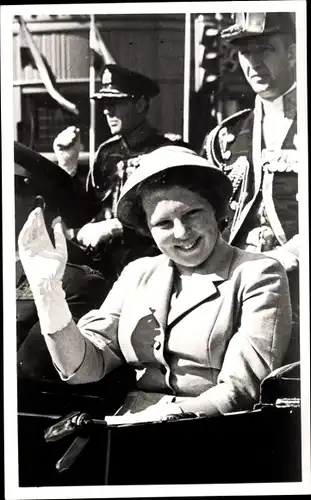 Ak Prinzessin Beatrix der Niederlande in der Kutsche, Juni 1956