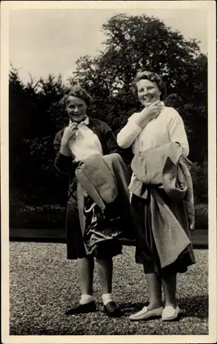 Ak Prinzessinnen Beatrix und Irene der Niederlande, Palais Soestdijk, 1955