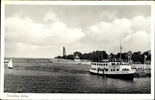 Ak Laboe Kreis Plön, Ostseebad, Fähre Stadt Kiel an der Anlegestelle