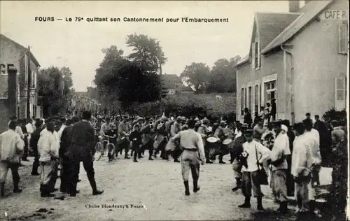 Ak Fours Gironde, Le 79 quittant son Cantonnement por l'Embarquement