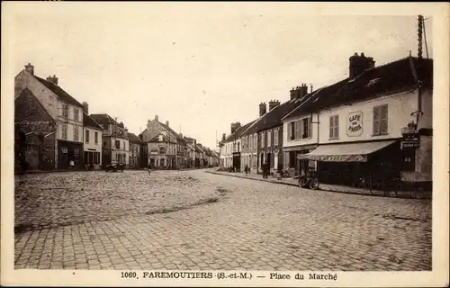 Ak Faremoutiers Seine et Marne, Place du Marche