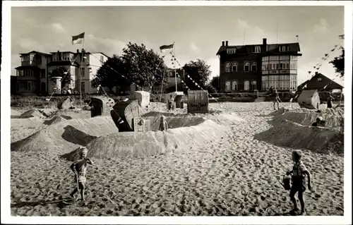 Ak Niendorf Timmendorfer Strand, Villen am Strand, spielende Kinder