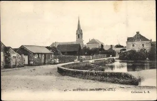 Ak Montreuil Belfroy Maine et Loire, Blick auf den Ort