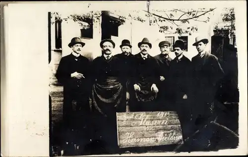 Foto Ak Glaserei von Hermann Füldner, Gruppenbild der Arbeiter April 1913