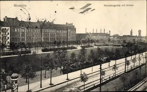 Ak Berlin Neukölln, Hertzbergplatz mit Schule, Doppeldecker