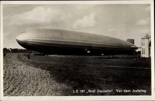 Ak Luftschiff LZ 127 Graf Zeppelin vor dem Aufstieg
