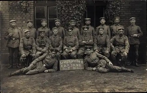 Foto Ak Deutsche Soldaten in Uniformen, EB Res. Inf. Regt. No. 6, Dept II, 20. Korp., I WK