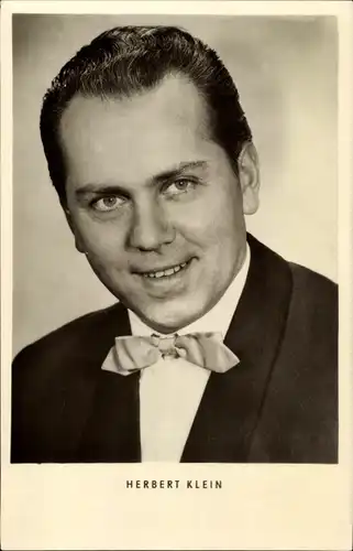 Ak Sänger Herbert Klein, Fliege