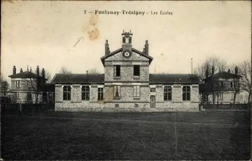 Ak Fontenay Trésigny Seine et Marne, Les Ecoles