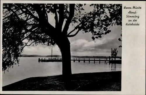 Ak Waren an der Müritz, Abendstimmung an der Kietzbrücke