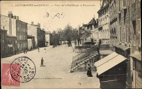 Ak Saint Bonnet le Château Loire, Place de la République et Promenade