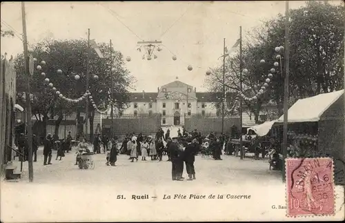 Ak Rueil Hauts-de-Seine, La Fete Place de la Caserne