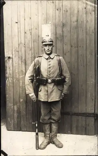 Foto Ak Deutscher Soldat in Uniform, Pickelhaube, Portrait, I WK