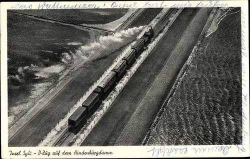 Ak Insel Sylt in Nordfriesland, Deutsche Eisenbahn auf dem Hindenburgdamm, Fliegeraufnahme
