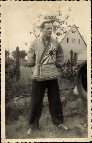 Foto Mann in Sportkleidung, Judo