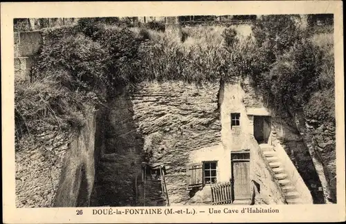 Ak Doué la Fontaine Maine et Loire, Une Cave d'Habitation