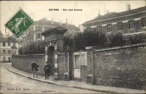 Ak Sèvres Hauts de Seine, Rue des Ecoles