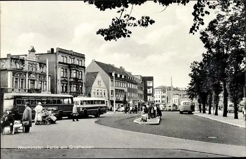 Ak Neumünster, Partie am Großflecken, Busse