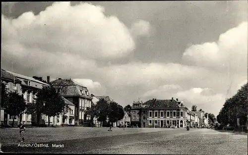 Ak Aurich Ostfriesland, Blick auf den Marktplatz, Häuser