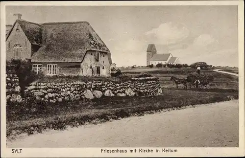 Ak Keitum auf Sylt, Friesenhaus mit Kirche