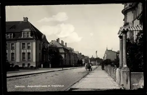 Foto Demmin in Vorpommern, Augustastraße, Kreishaus