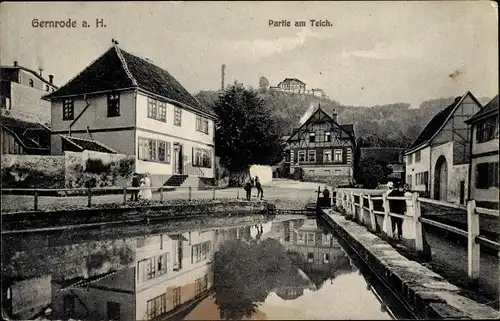 Ak Gernrode Quedlinburg im Harz, Teich, Kinder, Fachwerkhäuser