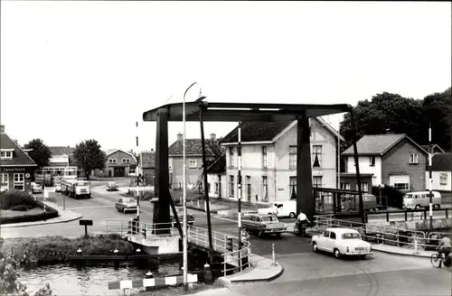 Ak Balkbrug Hardenberg Overijssel Niederlande, Verkehr auf der Brücke